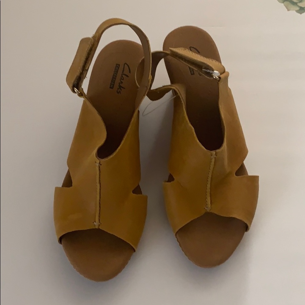 Clark’s collection wedges 8us new without box